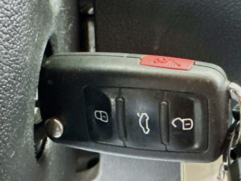 2017 Volkswagen Passat - Image 19