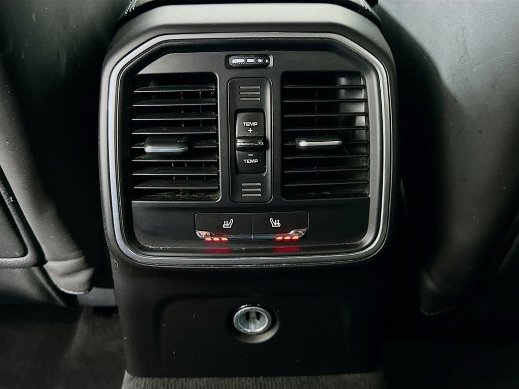 2015 Porsche Macan - Image 26