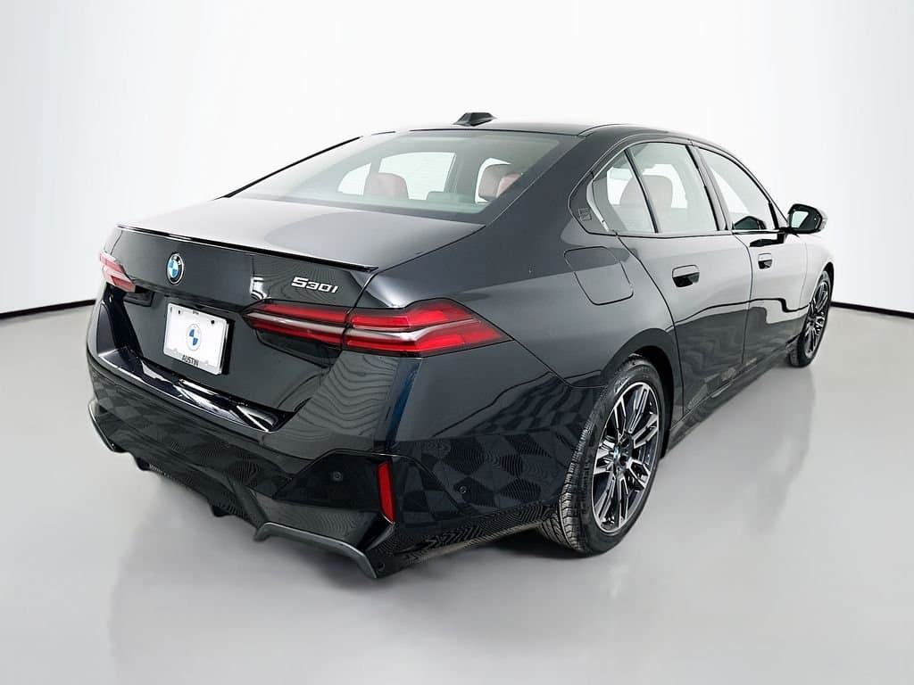 2025 BMW 5 Series - Image 5