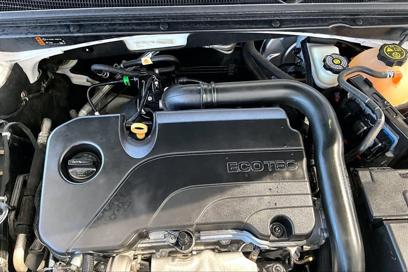 2021 Chevrolet Malibu - Image 32