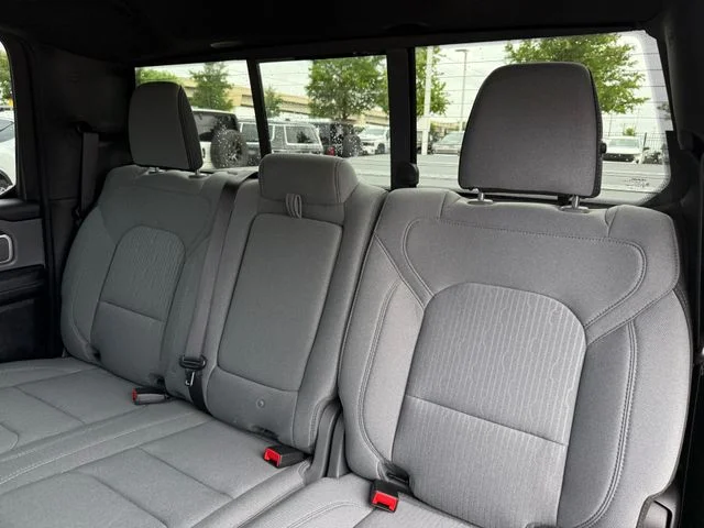 2021 Ram 1500 - Image 28