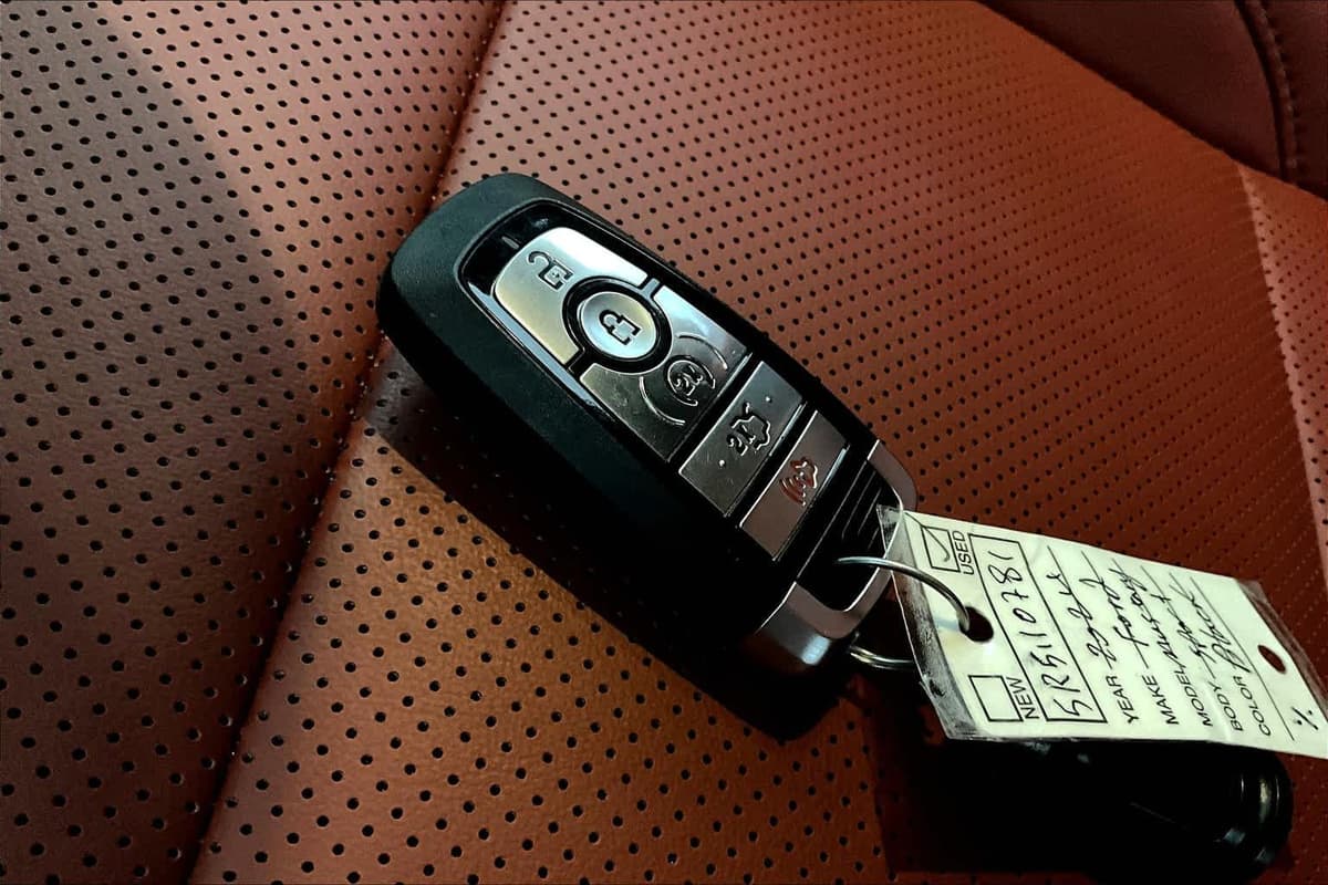 2024 Ford Mustang - Image 12