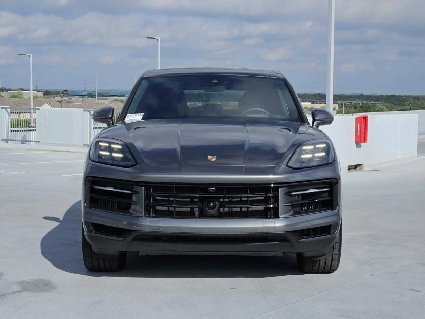 2025 Porsche Cayenne - Image 2