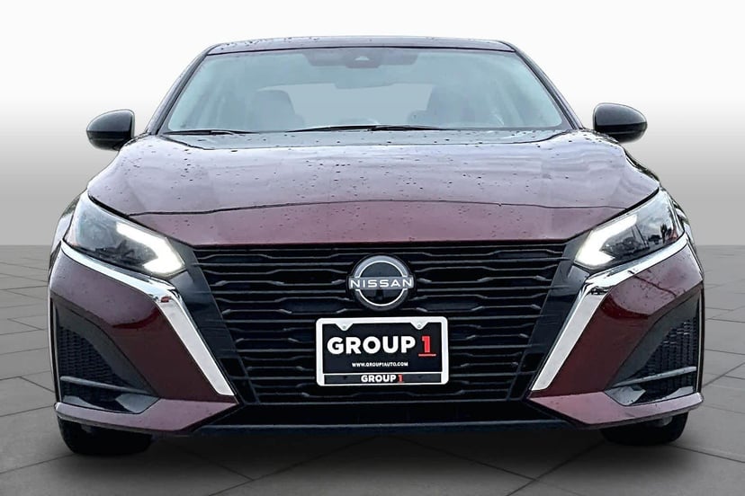 2025 Nissan Altima - Image 4