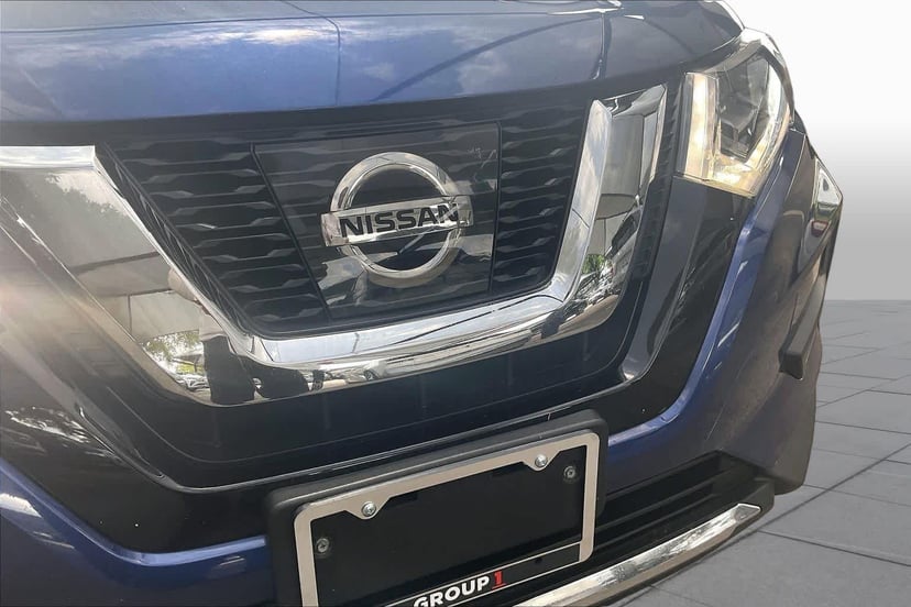 2017 Nissan Rogue - Image 30