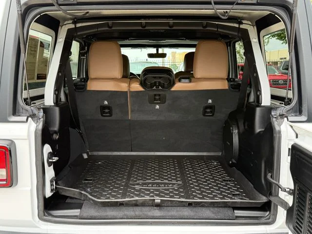 2020 Jeep Wrangler - Image 24