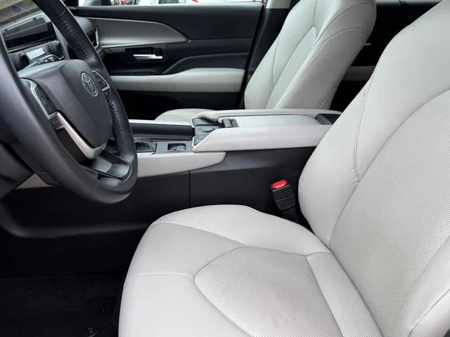 2024 Toyota Grand Highlander - Image 9