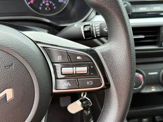 2023 Kia Forte - Image 19