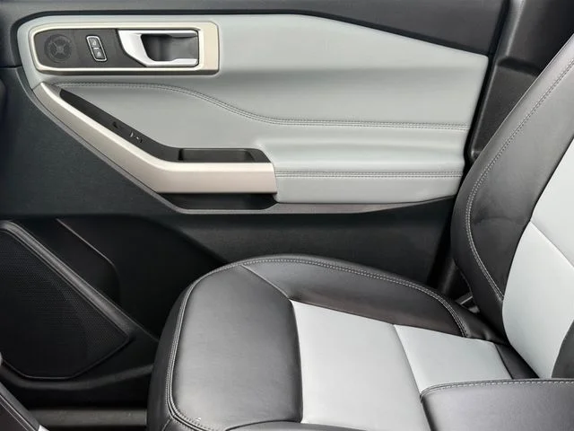2023 Ford Explorer - Image 9