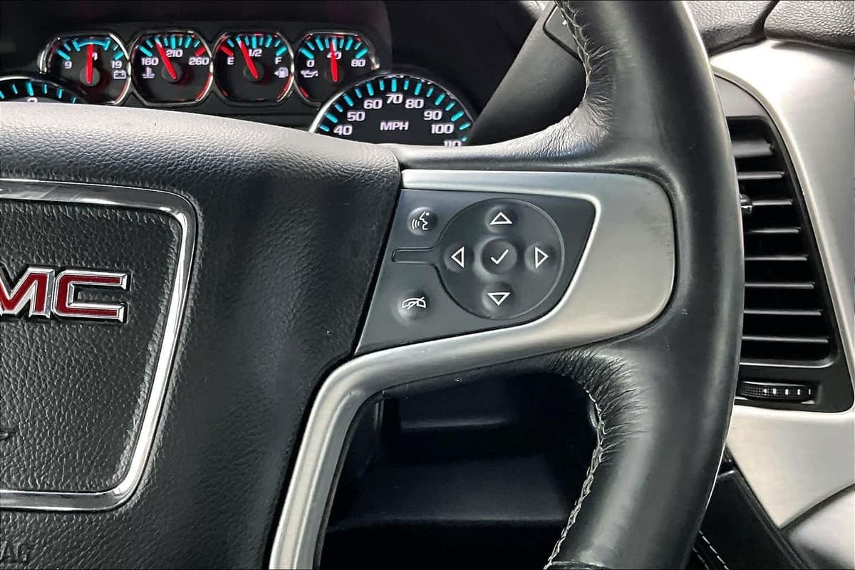 2018 GMC Yukon - Image 25