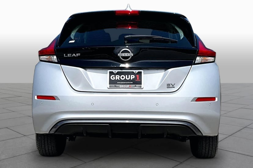 2025 Nissan LEAF - Image 3