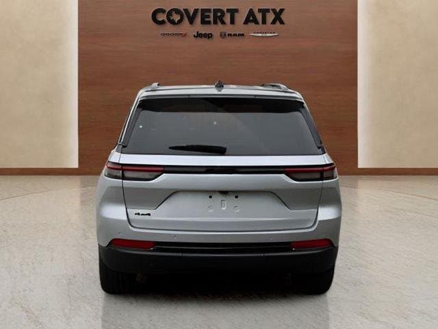 2025 Jeep Grand Cherokee - Image 4