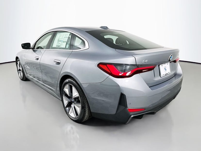 2026 BMW i4 - Image 7