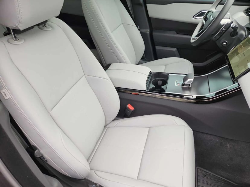 2026 LAND ROVER Range Rover Velar - Image 12