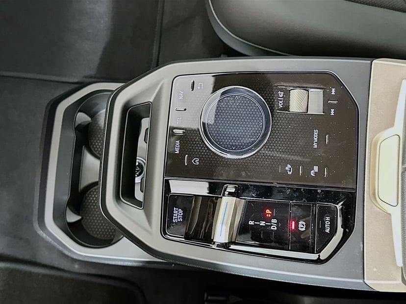 2026 BMW iX - Image 15