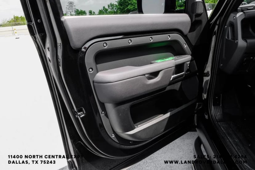 2026 Land Rover Defender 110 - Image 42