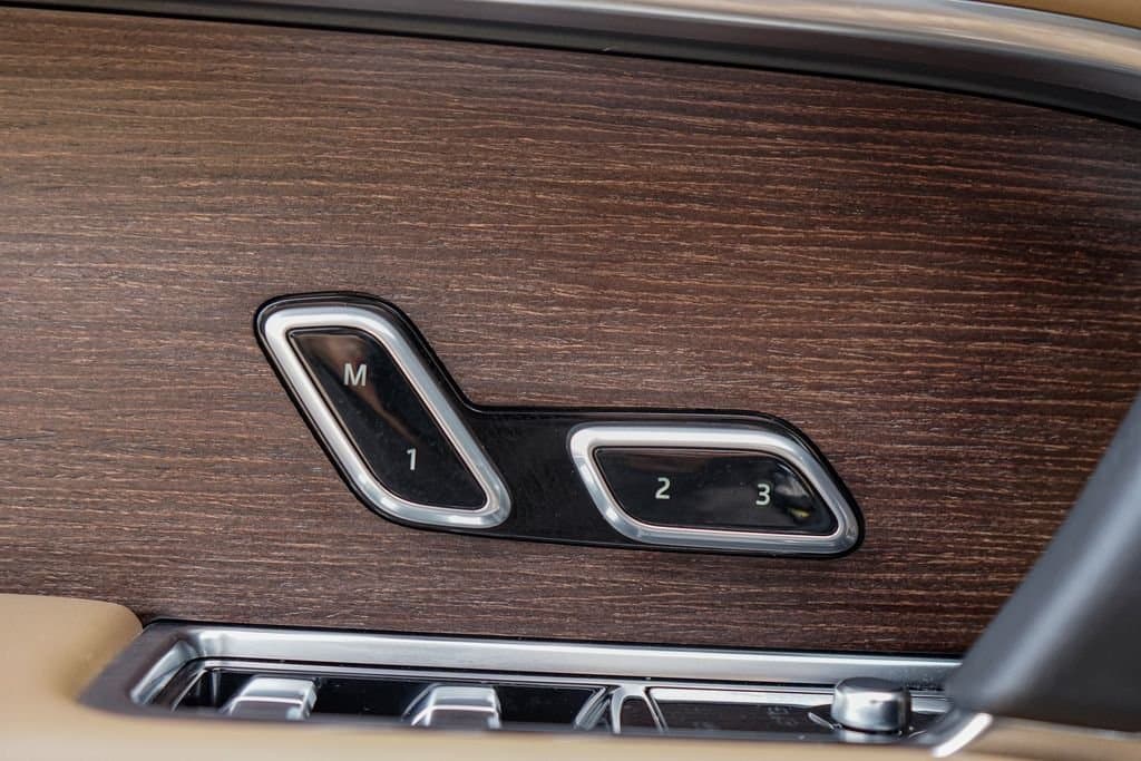 2020 Land Rover Range Rover Velar - Image 24