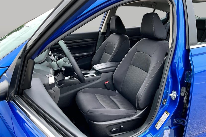 2025 Nissan Altima - Image 8