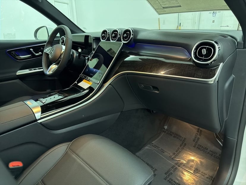 2026 Mercedes-Benz GLC - Image 28