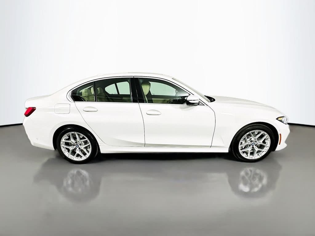 2025 BMW 3 Series - Image 4