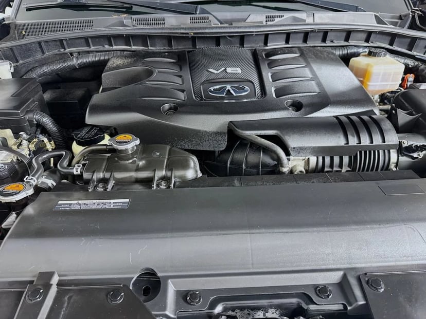 2015 INFINITI QX80 - Image 32