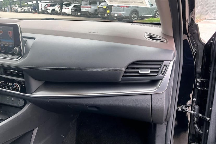 2023 Nissan Rogue - Image 19