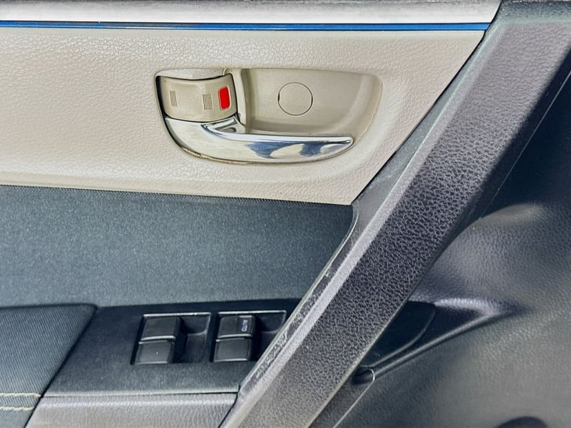 2015 Toyota Corolla - Image 20