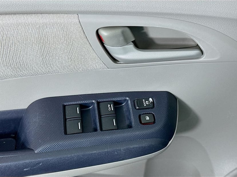 2010 Honda Insight - Image 16