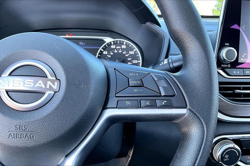 2025 Nissan Altima - Image 25