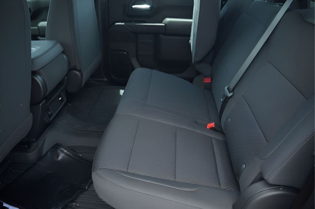 2024 GMC Sierra 2500HD - Image 17