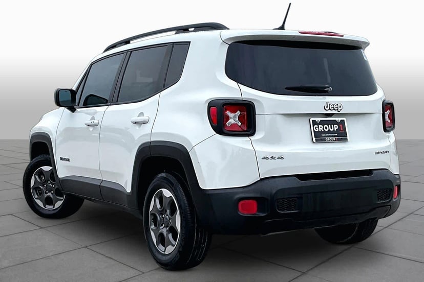 2017 Jeep Renegade - Image 12