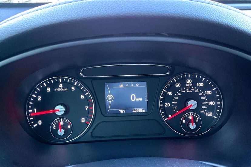 2017 Kia Sorento - Image 25