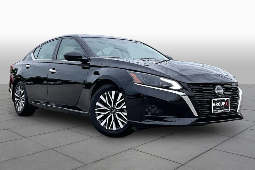 2024 Nissan Altima - Image 1