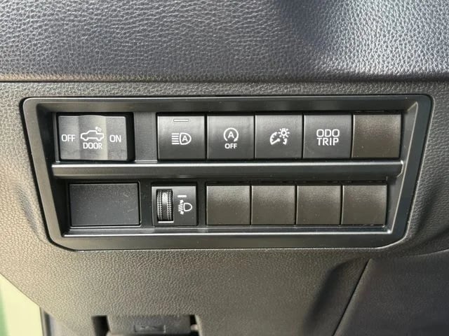 2023 Toyota Tundra - Image 23