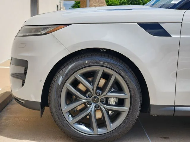 2026 Land Rover Range Rover Sport - Image 6