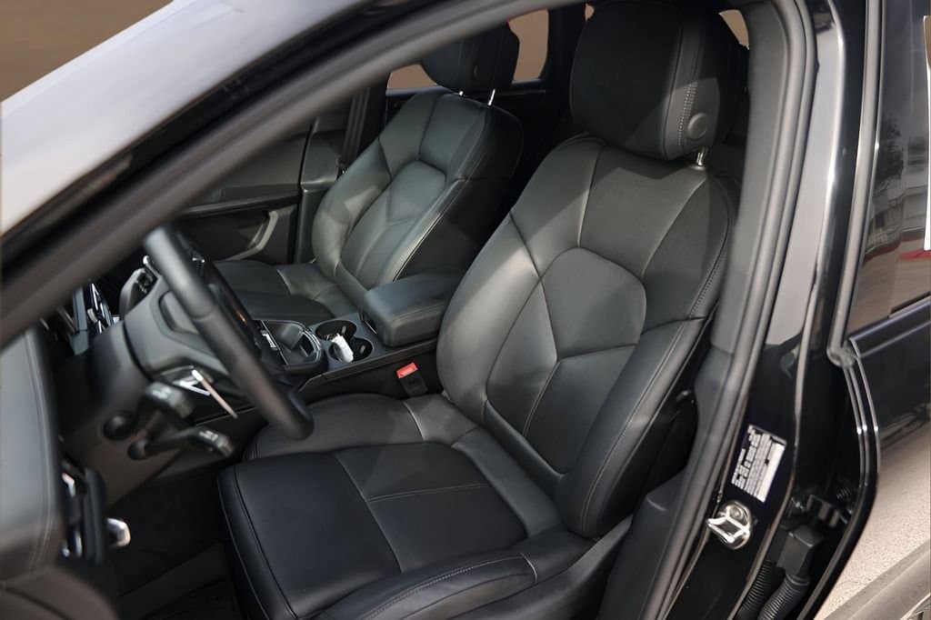 2025 Porsche Macan - Image 7