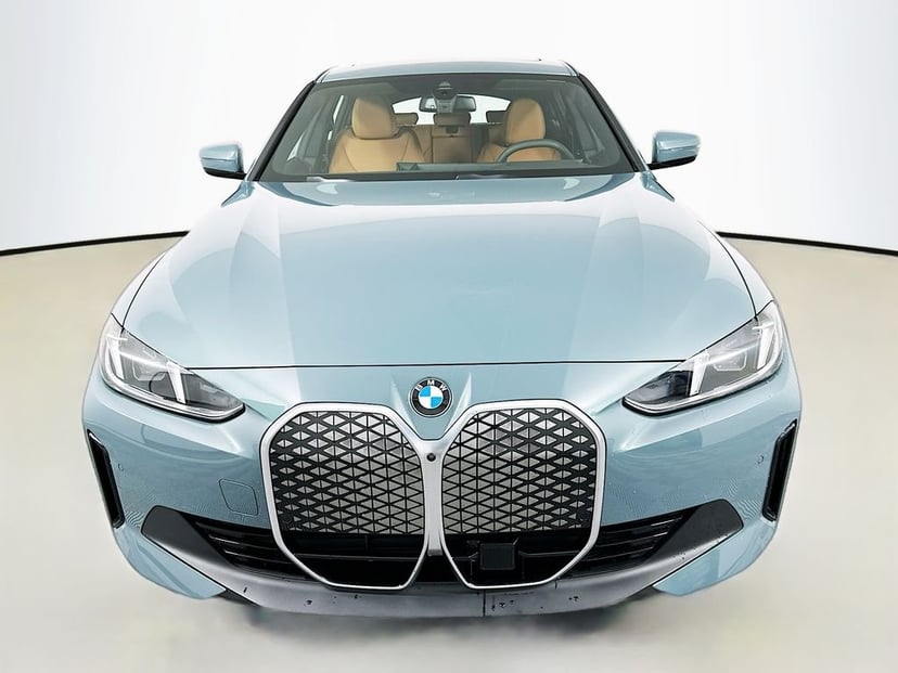 2026 BMW i4 - Image 2