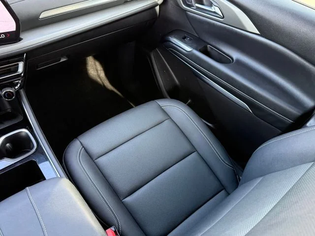 2025 Chevrolet Traverse - Image 23