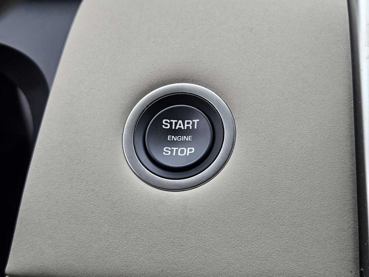 2025 Land Rover Discovery Sport - Image 18