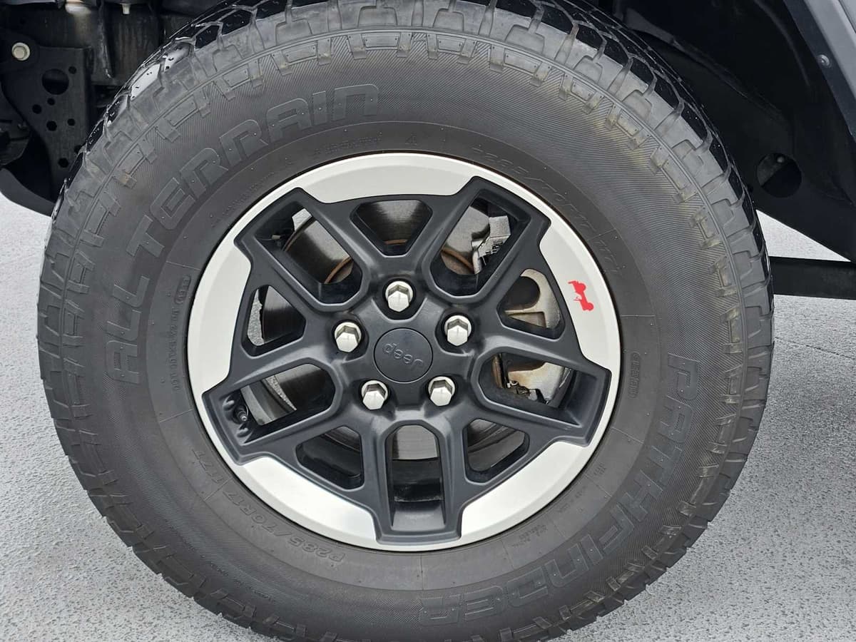 2021 Jeep Wrangler - Image 10