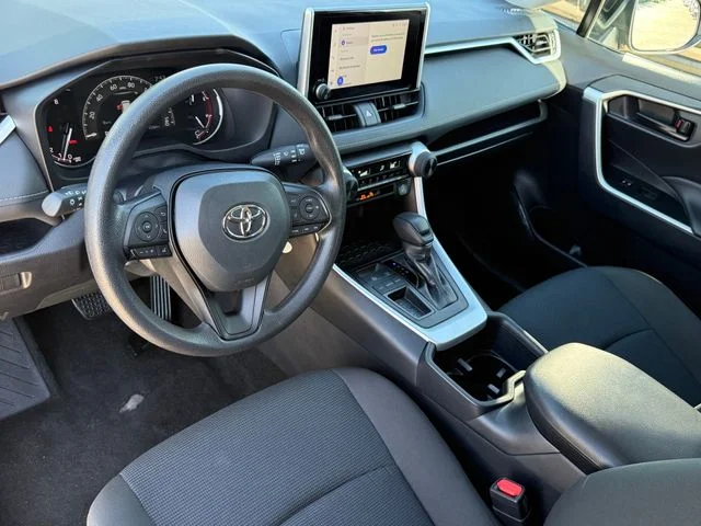 2025 Toyota RAV4 - Image 9