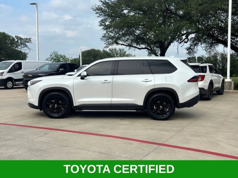 2025 Toyota Grand Highlander - Image 2