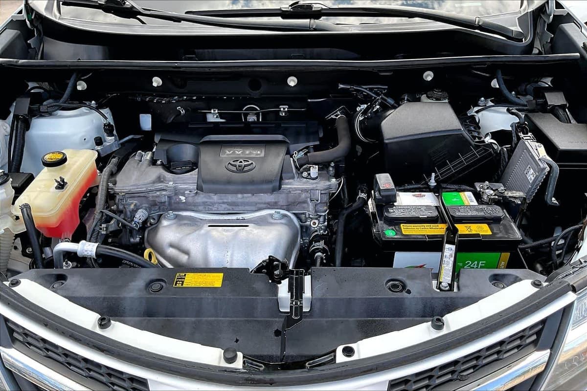 2013 Toyota RAV4 - Image 35