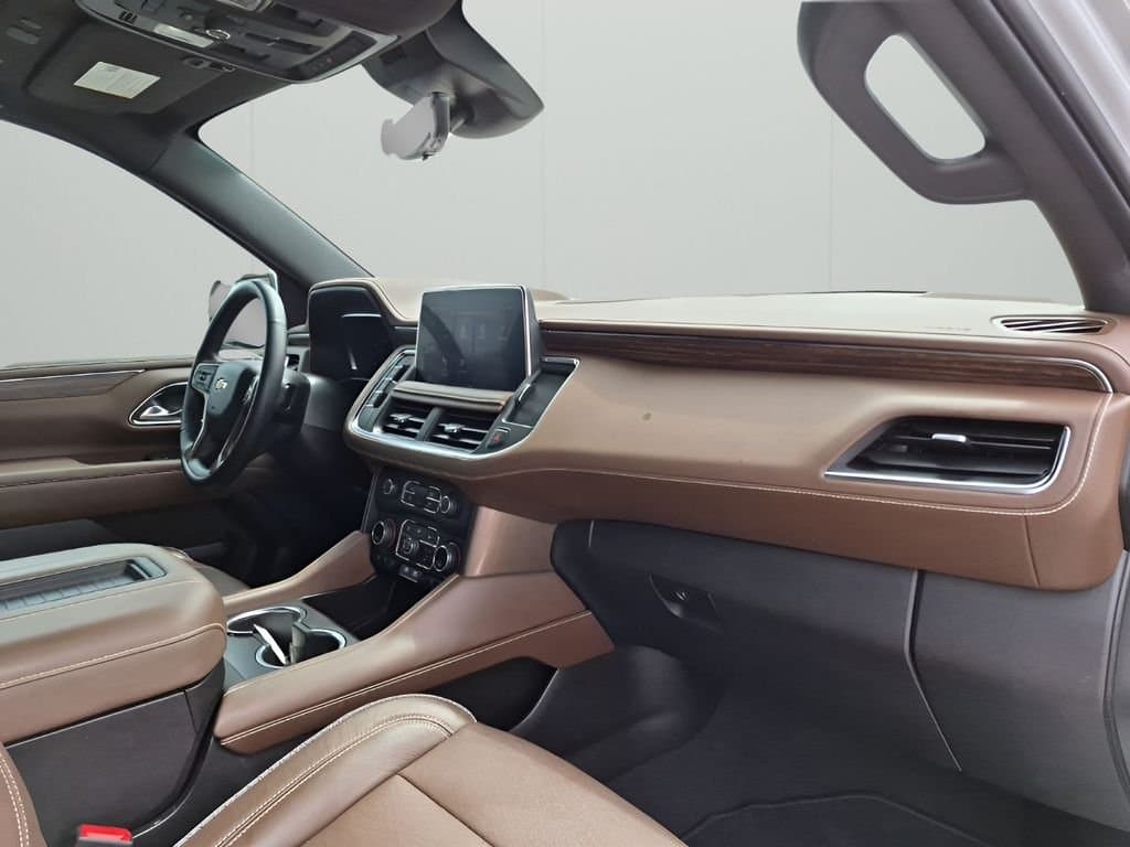 2023 Chevrolet Suburban - Image 14