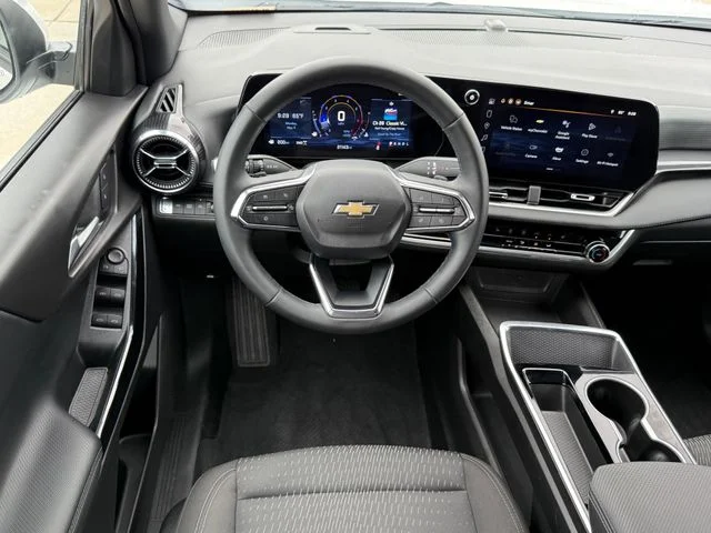 2025 Chevrolet Equinox - Image 18