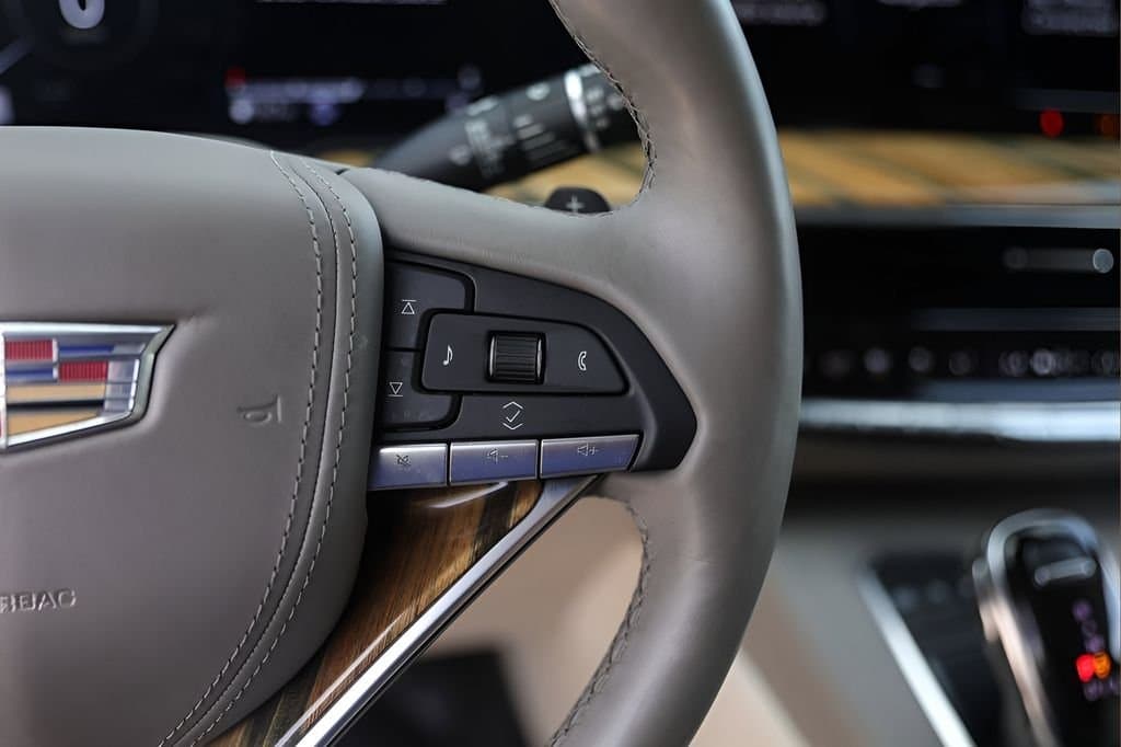 2021 Cadillac Escalade - Image 13