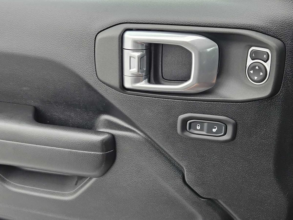 2021 Jeep Wrangler - Image 21