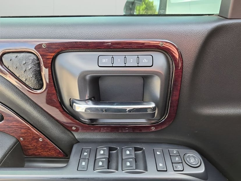 2016 Chevrolet Silverado 3500HD - Image 28