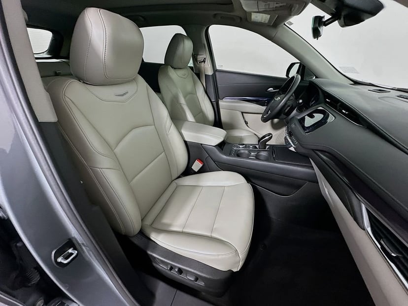 2023 Cadillac XT4 - Image 28