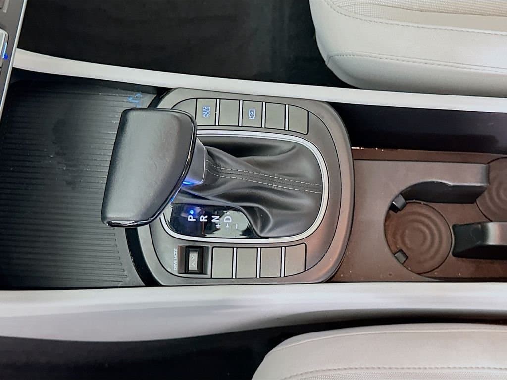 2024 HYUNDAI Kona - Image 17